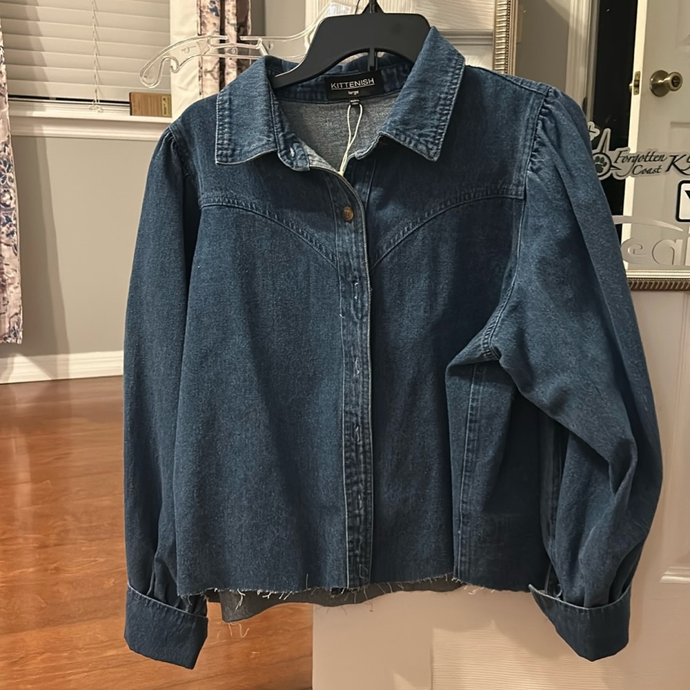 Kittenish large denim top ( over coat ) button up - Picture 3 of 4